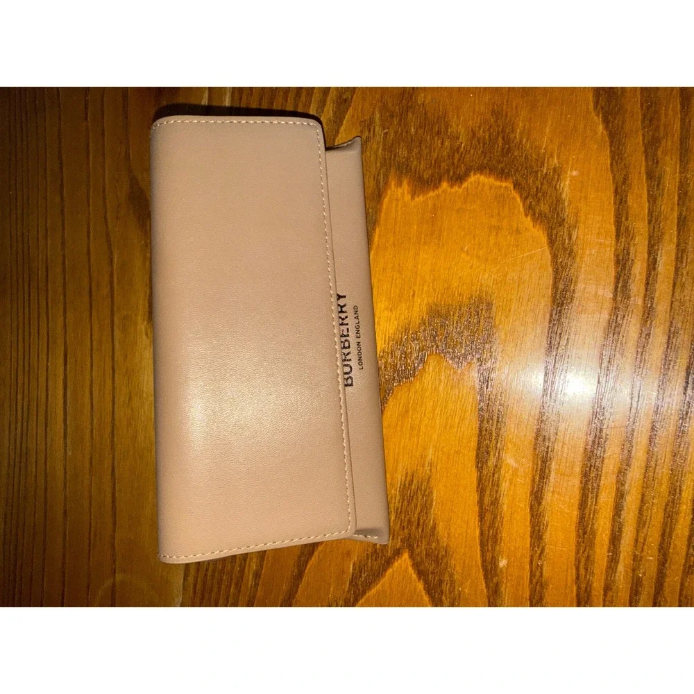 Burberry London England Tan Leather Sunglasses Case Magnetic Flap Closure